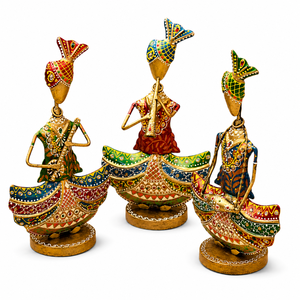 Statue de Homme Assis en Fer Peinte à la Main, Thème Musical |   Figurine de musicien traditionnel pour la maison, le bureau et la décoration de cadeaux - Product Image 4