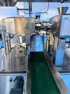 Máquina empacadora automática de bolsas Doy para aperitivos liofilizados Durian <span class=keywords><strong>con</strong></span> soporte de plataforma de escala combinada <span class=keywords><strong>y</strong></span> elevador tipo Z - Product Image 4