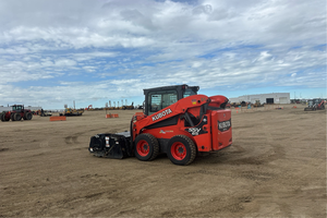 Cargadora Compacta SSV65 2022, Equipo de Construcción de Servicio Pesado con Motor y Caja de Cambios con Capacidad de Carga Nominal de 200 Toneladas - Product Image 3