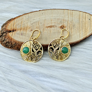 Boucles d'oreilles vintage modernes minimalistes en chrysocolle de forme ronde, pendantes, plaquées or 18 carats, design filigrane en laiton. - Product Image 5