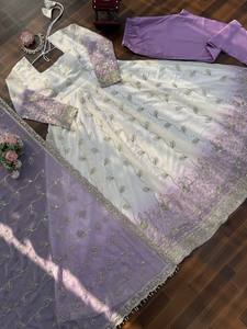 Traje Anarkali Maxi de Diseñador de Lujo, Vestido Étnico Elegante Hasta el Suelo, Atuendo Tradicional con Estilo para Mujer, para Bodas y Fiestas - Product Image 6