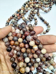 Perles rondes en bois pétrifié naturel |   Cristal de bois véritable |   Perles lâches polies pour bracelet et collier - Product Image 2