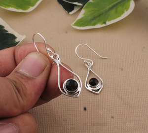 ต่างหูหยดน้ำหยกดำ ชุบเงิน ทำจากทองเหลือง ดีไซน์มินิมอล ต่างหูห้อยสไตล์โบโฮ เครื่องประดับทำมือสำหรับผู้หญิง ของขวัญ - Product Image 5