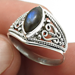 Bague Bohème Faite à la Main en Argent Sterling 925 avec Pierre Précieuse Labradorite Taille Marquise Sertie en Bezel, Vente en Gros de Bijoux - Product Image 3
