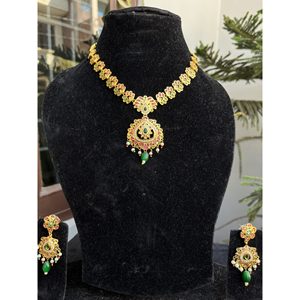 Conjunto de Collar y Pendientes Jadau en Latón Chapado en Oro con Detalles en Verde y Rosa, Estilo Indio, para Mujer, Joyería Étnica India, Calidad de Exportación - Product Image 2