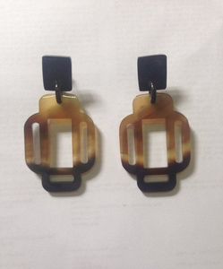 Boucles d'oreilles artisanales en corne de bœuf, style tribal vintage, bijoux bohèmes élégants pour filles et femmes, style exclusif - Product Image 1