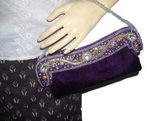 Bolso de mano morado de terciopelo con cuentas y correa de cadena, brillante, para fiestas nocturnas - Product Image 1
