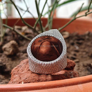 Anillo de Plata de Ley con Inicial y Moissanita Corte Baguette, Estilo Hip Hop, Diseño en Racimo, Bañado en Rodio, Joyería Unisex - Product Image 3