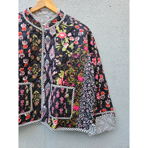 Chaqueta acolchada de algodón hecha a mano con estampado floral y botones al frente, abrigo de invierno para mujer, regalo para ella. - Product Image 3