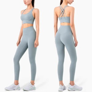 Conjunto de yoga de 2 piezas para mujer: leggings de cintura alta y sujetador deportivo con tirantes, sin costuras, de color liso, de longitud completa, ropa deportiva para yoga. - Product Image 3