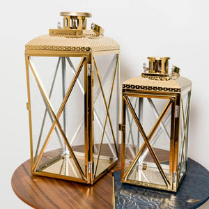 Lanterne rectangulaire élégante en métal avec support de bougie en verre transparent, design durable pour l'extérieur - Product Image 4