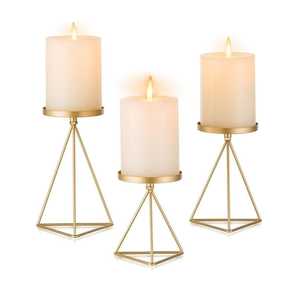 Candelabro Antiguo Dorado Martillado de 3 Brazos para Navidad, Pascua, San Valentín y Cumpleaños - Product Image 3