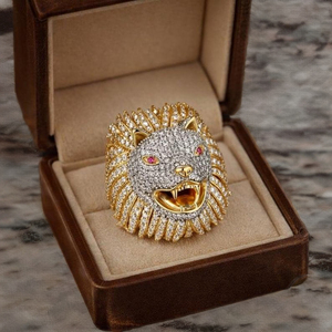 แหวนหัวสิงโตสุดหรู เงินแท้ 925 ประดับเพชรโมอิสซาไนต์ แหวนดีไซน์สัตว์สำหรับผู้ชาย สไตล์ฮิปฮอป ประดับเพชรเต็มวง ของขวัญเครื่องประดับ - Product Image 1