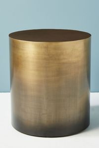 Mesa Auxiliar de Metal Estilo Antiguo con Acabado Pulido en Latón para una Arreglo Interior Clásico y un Atractivo Decorativo Atemporal - Product Image 5