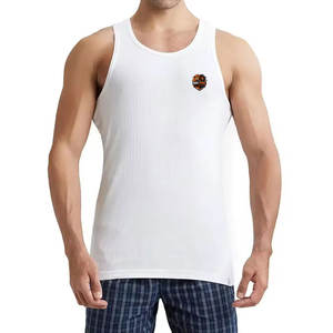 Camiseta sin mangas estilo urbano para hombre, perfecta para el verano, el gimnasio o actividades al aire libre, con tela suave y un look moderno. - Product Image 1