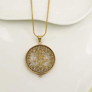 Pendentif main de Hamsa plaqué or, design religieux islamique, en alliage de zinc, bijou unisexe tendance - Product Image 2
