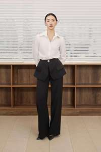 Nuevo Diseño KQ78 Pantalones de Mujer con Superposición Frontal RIBBON KISS en Sarga (Mezcla de Poliéster + Spandex) y Abertura Lateral con Diseño de Gema - Product Image 4
