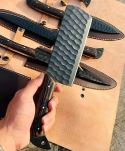 Ensemble de couteaux de cuisine en acier carbone faits à la main, 5 pièces, avec étui en cuir véritable, écologique, comprend un couteau de chef, un couteau à découper, un couteau à pain, un couteau à steak - Product Image 4
