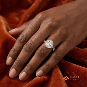 แหวนหมั้นทรงกลมประดับโมอิสซาไนต์ทรงกลมแบบ Halo Prong Setting ชุบทองคำสีกุหลาบ สำหรับผู้หญิง ของขวัญเครื่องประดับเจ้าสาว สไตล์หรูหราแบบอเมริกัน - Product Image 4