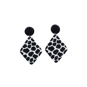 Orecchini Pendenti alla Moda, Stampa Leopardata Bianca e Nera, Forma Quadrata, Set di 12 Pezzi - Product Image 1