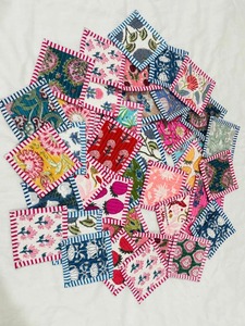 Ensemble de dessous-de-verre réversibles en coton matelassé faits à la main, motif floral imprimé, tapis de tasse coloré style bohème, décoration de table pour thé et café - Product Image 4
