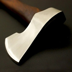 Hacha Vikinga Forjada a Mano de Acero con Alto Contenido de Carbono, Mango de Madera de Palisandro, Funda de Cuero, 24 Pulgadas de Longitud Total, para Bricolaje, Camping, Supervivencia y Corte de Leña - Product Image 4