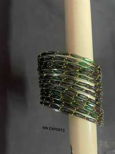 Bracelet en résine imperméable artisanal et peint à la main pour femme, style ange, collection Ocean Breeze, capture la beauté sereine des paysages côtiers - Product Image 2