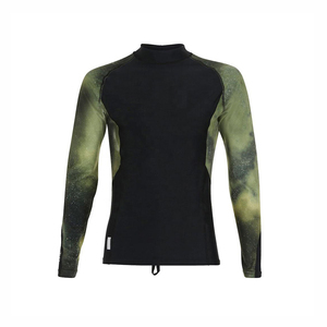Rashguard pour homme de qualité supérieure en Spandex/Polyester, manches longues, léger, séchage rapide, respirant, antibactérien, anti-UV, devant - Product Image 6