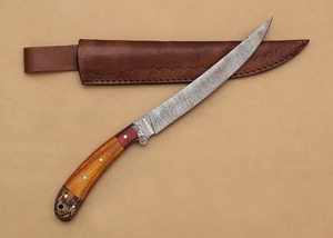Cuchillo de caza hecho a mano con hoja de acero de Damasco, mango de madera y filo biselado. - Product Image 5