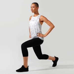 Débardeur court inspiré du style Y2K avec coupe sculptante, essentiel pour les filles, débardeur court côtelé ajusté - Product Image 3