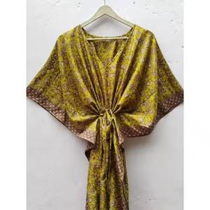 Kaftan en soie à imprimé floral pour femme Ethinic Craft Hub, confortable, idéal comme paréo de maillot de bain - Product Image 4
