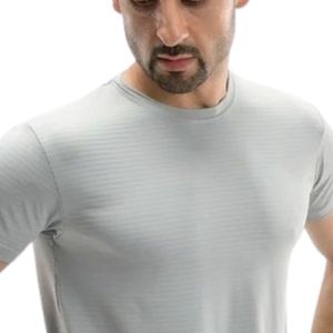 T-shirt gris à manches courtes pour homme, col rond, coupe ajustée, uni, décontracté, basique, couleur unie, haut de tous les jours, léger, vêtements pour homme - Product Image 2