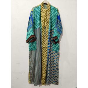 Kimono de Seda Hecho a Mano de Primera Calidad, Estilo Vintage con Parches, Talla Única, Ropa de Dormir para Mujer - Product Image 4