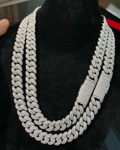 Montre élégante en moissanite de qualité supérieure, style hip-hop streetwear de luxe, disponible en gros de l'Inde vers les États-Unis et le Royaume-Uni. - Product Image 3