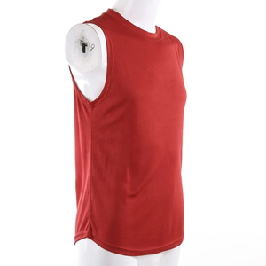 เสื้อกล้ามผู้ชายแบบสบายๆ ระบายอากาศได้ดี รุ่นใหม่ OEM ผ้าฝ้าย 100% คอวี ปรับแต่งได้ตามต้องการ แห้งเร็ว เป็นมิตรกับสิ่งแวดล้อม คุณภาพสูง - Product Image 3