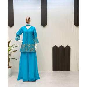 Conjunto de Ropa India y Pakistaní de Diseñador, Hermoso Dupatta, Adornado, para Fiestas, Top y Pantalón - Product Image 2