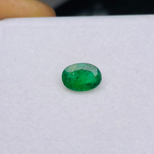 Esmeralda Natural de Zambia, Corte Ovalado, 1.64 Quilates, Grado AAA, Certificada por IGI, Color Verde, para Joyería - Product Image 5