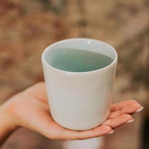 Vaso de Cerámica Refinada para Té con Acabado Mate Minimalista, Diseño de Pared Recta, Retención de Calor, para Rituales Diarios Modernos - Product Image 3