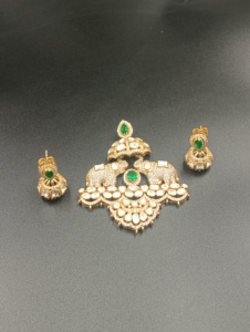 ชุดจี้รูปช้างชุบทอง 10K เงินแท้สไตล์ชาติพันธุ์จาก Amaira Jewels ประดับด้วยพลอยทรงเหลี่ยมมรกต เครื่องประดับงานแต่งงานธีมสัตว์สำหรับผู้หญิง - Product Image 4