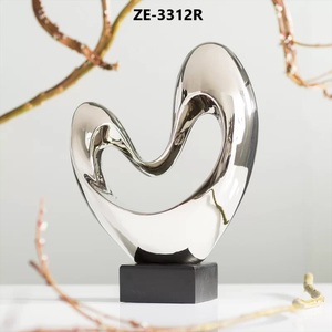 Sculpture d'hibou en aluminium faite à la main, gravée, moderne, écologique, ornement mural ou de table, décoration de salon - Product Image 3
