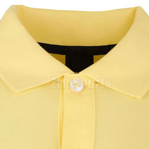 Polo homme au design moderne, coupe confortable, manches courtes, matière respirante, pour la collection été. - Product Image 3