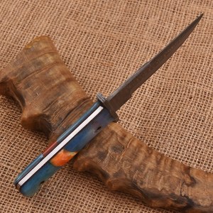 Couteau de chasse artisanal en acier Damas avec manche en résine et clous mosaïques, lame fixe à pointe tombante, couteau de survie EDC - Product Image 5