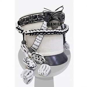 Sombrero shako clásico de lana que ofrece una estructura cómoda y un diseño histórico atractivo para músicos. Sombreros shako en venta. - Product Image 6