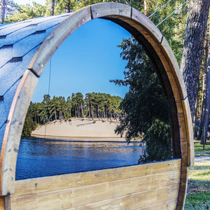 Sauna en bois noir avec toit en bardeaux d'asphalte, cabine de sauna <span class=keywords><strong>extérieure</strong></span> en cèdre pour 4 à 6 personnes avec fenêtres rondes - Product Image 5