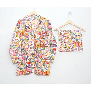 Conjunto de Pijama y Camisa de Algodón con Estampado Floral de Verano Hecho a Medida para Mujer, de Secado Rápido y Transpirable, con Bolsa de Transporte a Juego - Product Image 2