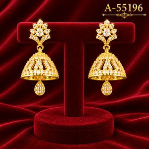 Boucles d'oreilles pendantes florales classiques tendance en imitation perle plaquées or pour bijoux de mariage pour femmes - Product Image 4