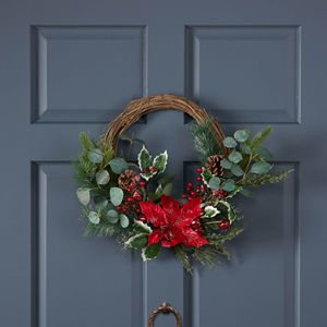 Guirnalda Navideña Festiva de 23.5 Pulgadas con Poinsettia, Bayas y Eucalipto - Product Image 1