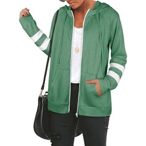 Outfitize International Sweat-shirt à capuche pour femme en molleton de coton premium, collection couleurs pastel, personnalisable avec logo et marque, vente en gros - Product Image 5