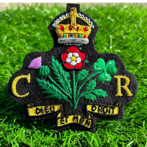Badge personnalisé en fil d'or, couronne brodée à la main, badge de récompense pour les réalisations - Product Image 5