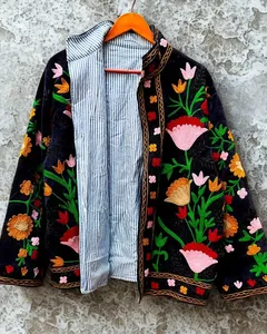 Abrigo de Invierno Unisex Reversible con Forro de Algodón a Rayas, Bordado Suzani en Terciopelo Negro, Hecho a Mano, Transpirable, para Fiestas de Otoño - Product Image 1